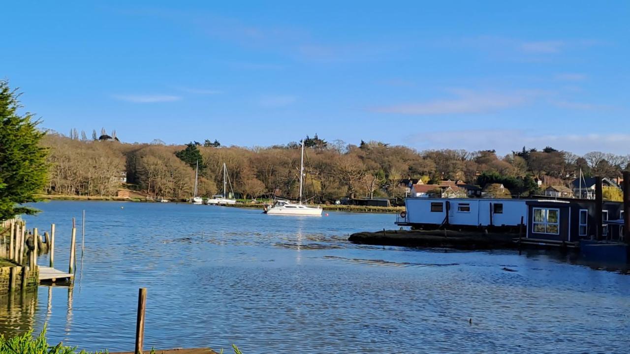 Sandown On The Creek Wootton Bridge  Eksteriør billede